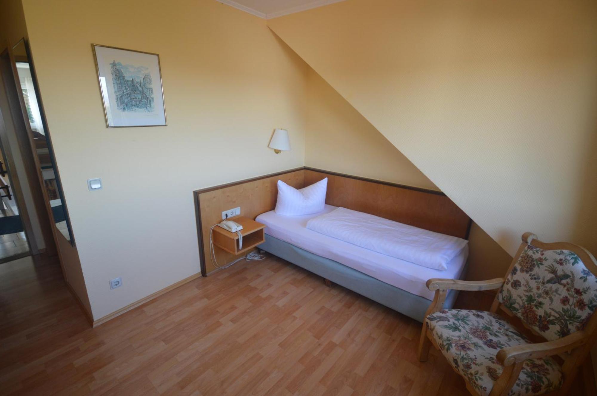 Zur Burgruine Frauenberg Hotel Ebsdorfergrund Buitenkant foto