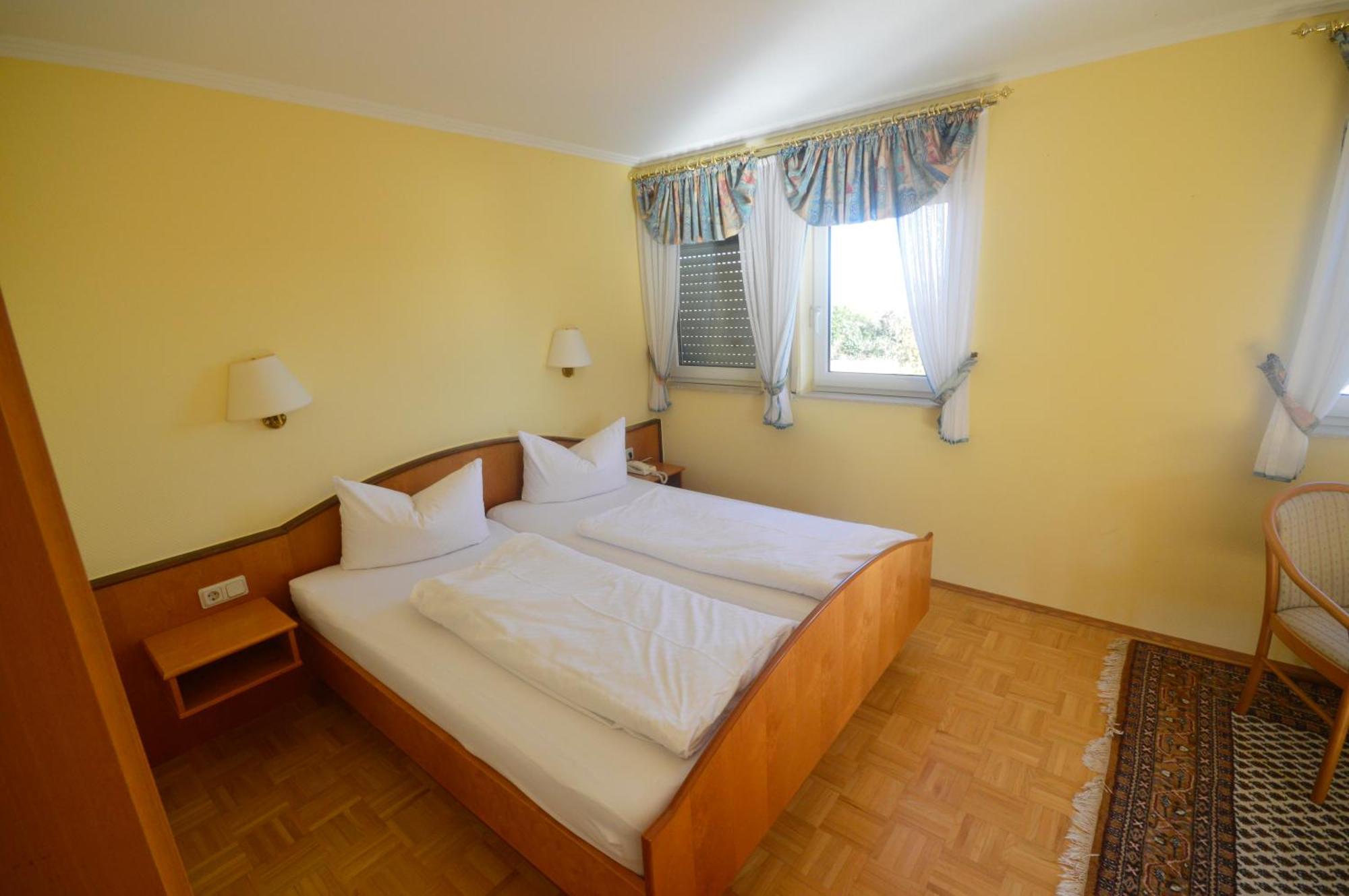 Zur Burgruine Frauenberg Hotel Ebsdorfergrund Buitenkant foto